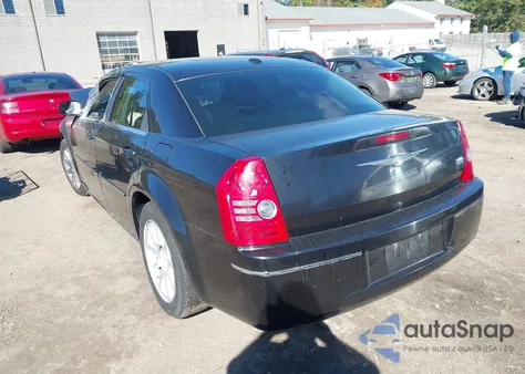 2009 Chrysler 300 Touring/Signature Series/Executive Series z USA, uszkodzony, nr VIN 2C3KA53V79H618004